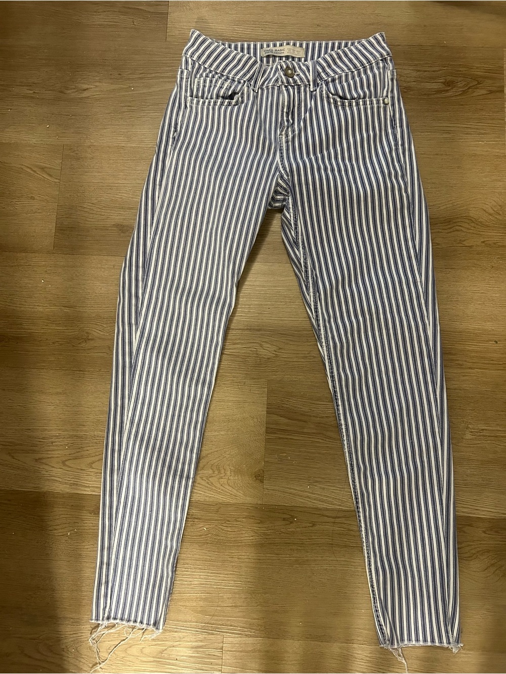 Vintage Zara Striped Blue and White High-Rise Skinny Jeans 0279